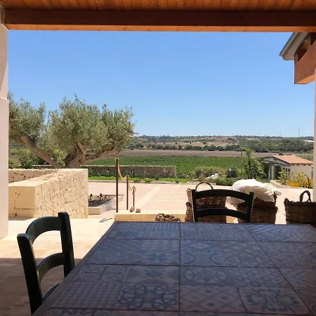 Farm stay Le Sorelle Del Vino Marzamemi